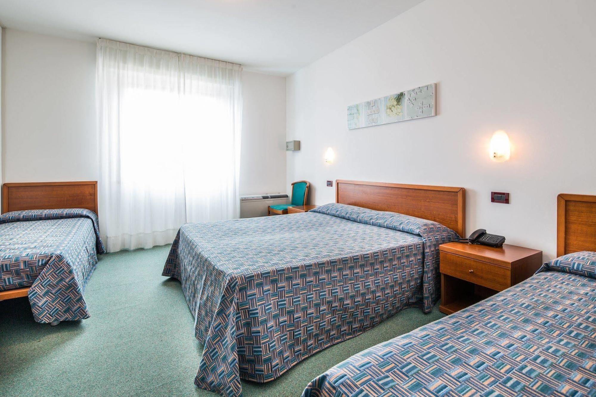 Hotel Olympia Lignano Sabbiadoro Ngoại thất bức ảnh